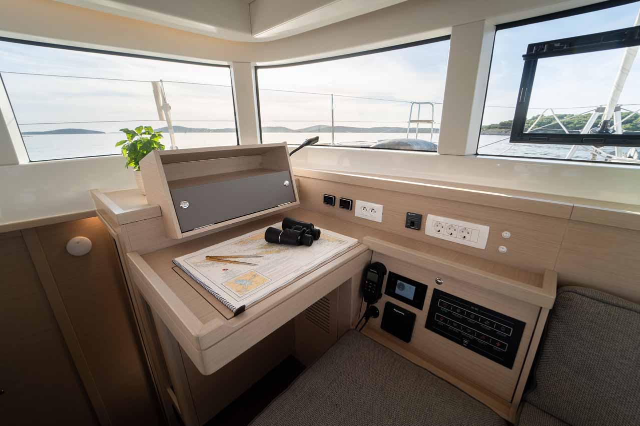 Lagoon 40 - 4 + 2 cab — photo 21