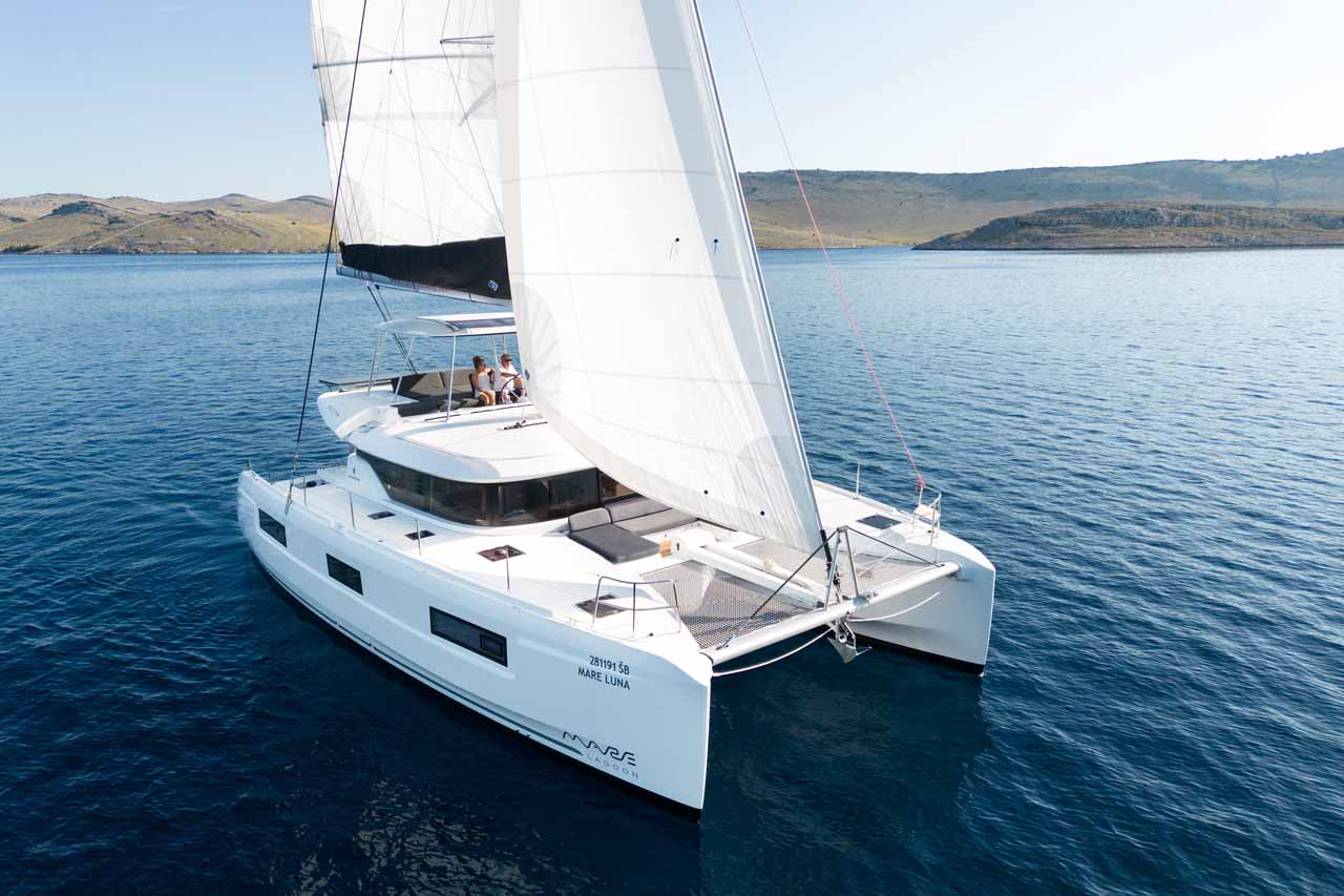Lagoon 46 - 4 + 2 cab. — photo 1