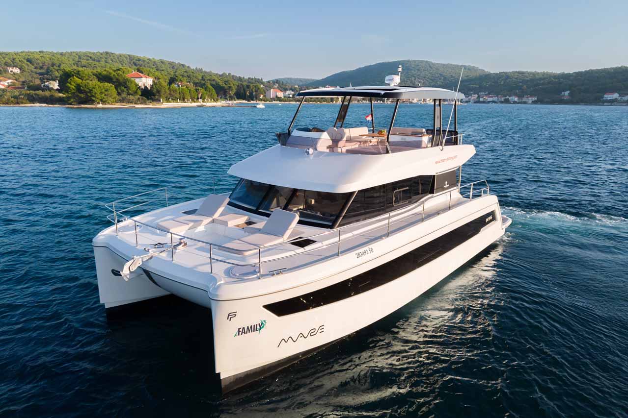 Fountaine Pajot MY6 — photo 1
