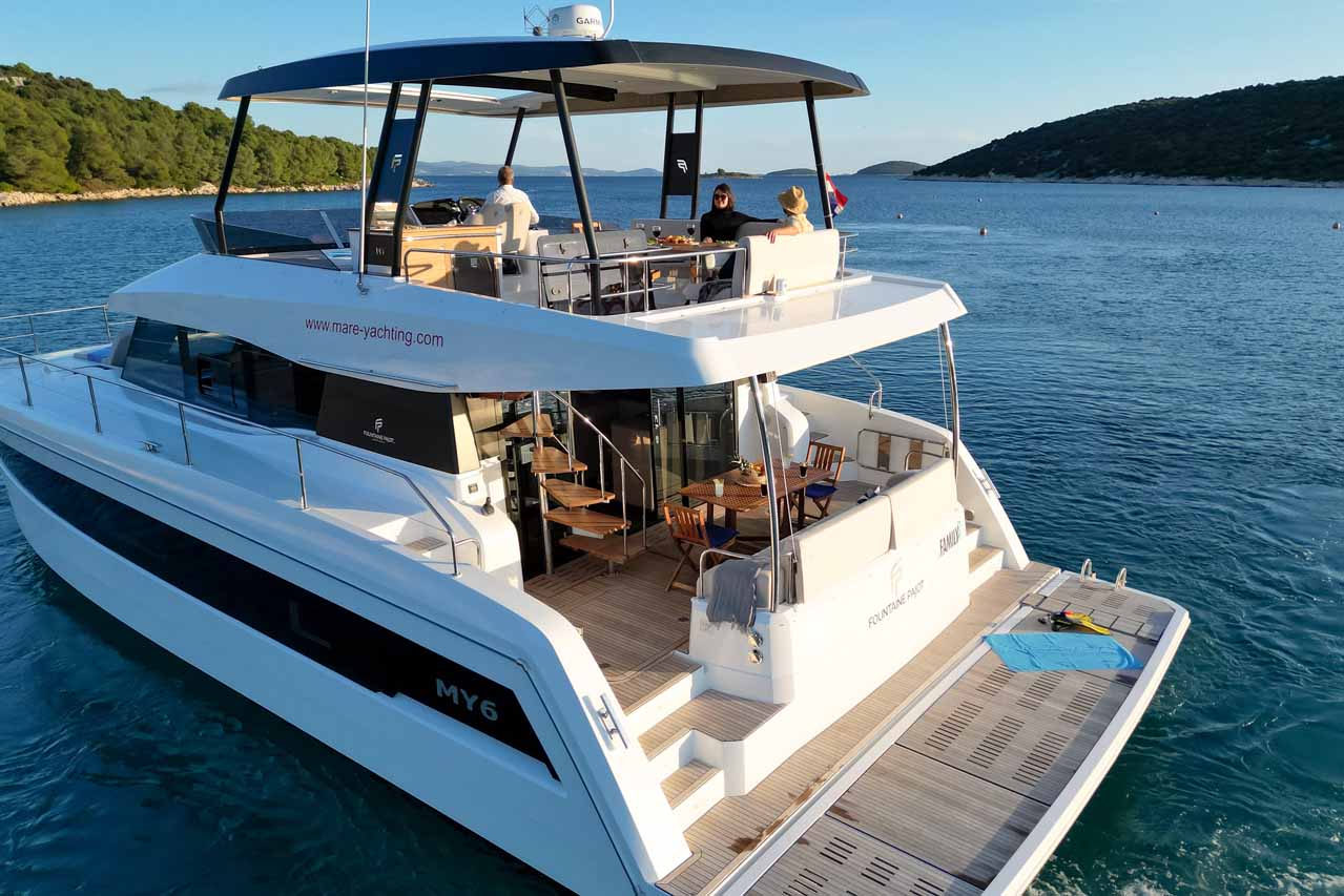 Fountaine Pajot MY6 — photo 8