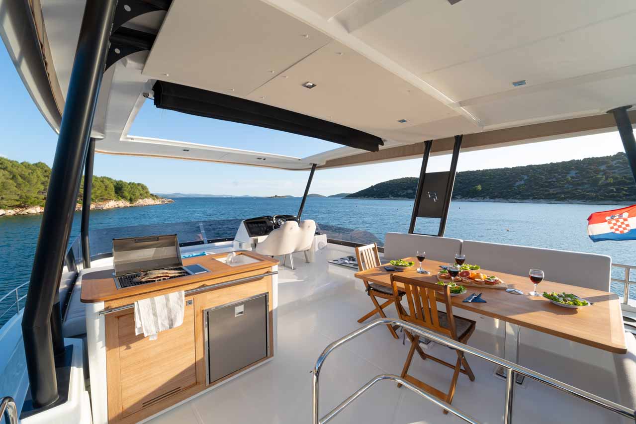 Fountaine Pajot MY6 — photo 15