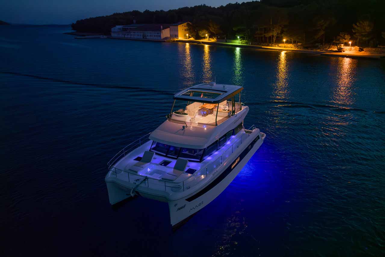 Fountaine Pajot MY6 — photo 40