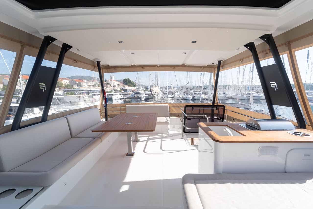 Fountaine Pajot MY6 — photo 45