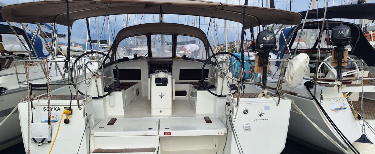 Sun Odyssey 440 - 4 cab. — photo 1