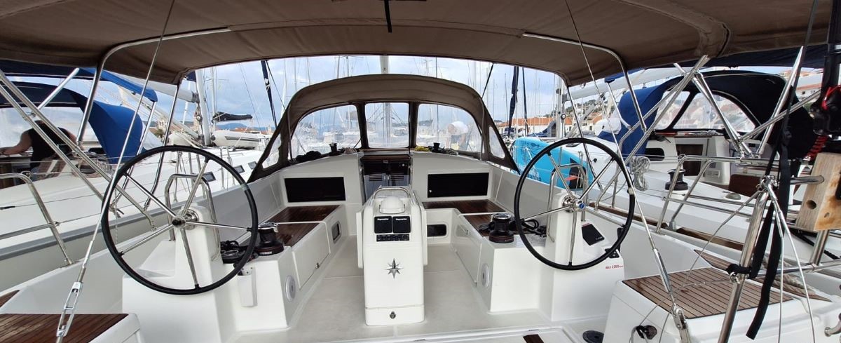 Sun Odyssey 440 - 4 cab. — photo 4