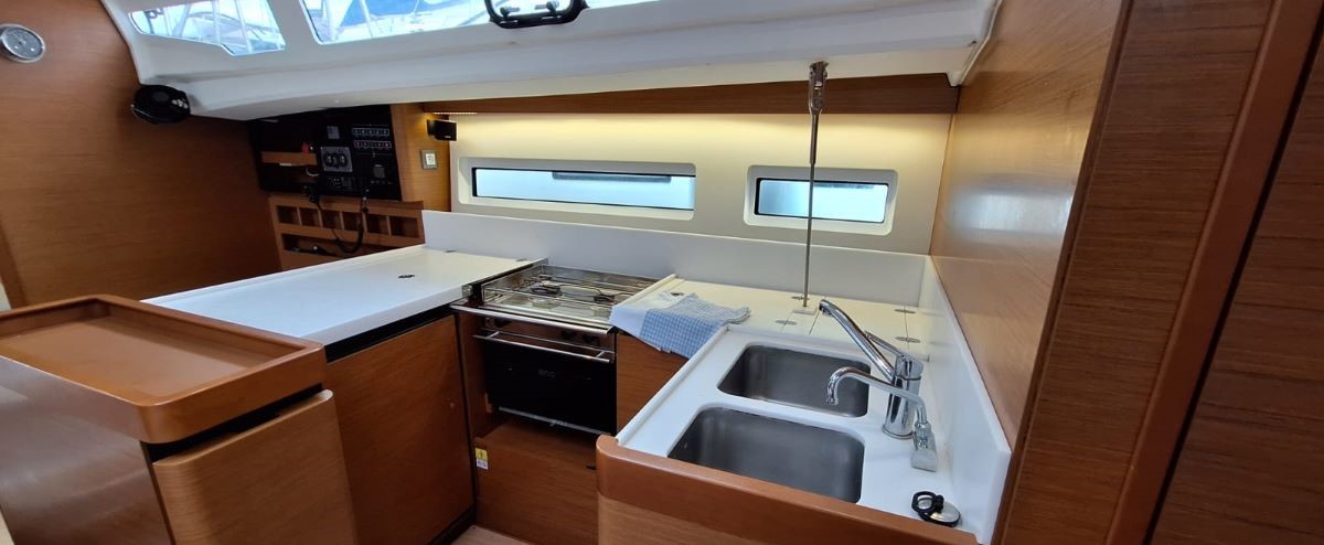 Sun Odyssey 440 - 4 cab. — photo 8