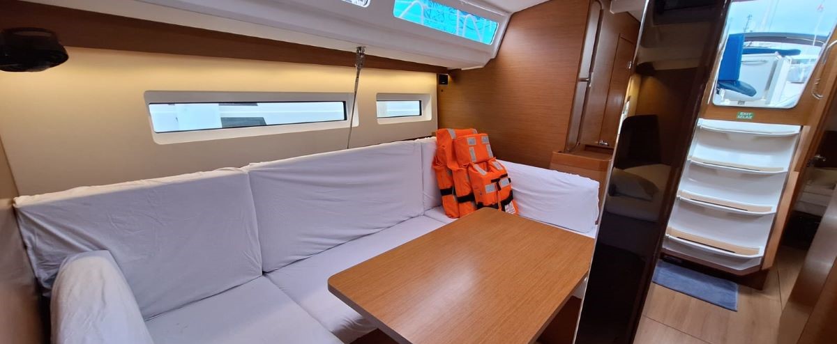 Sun Odyssey 440 - 4 cab. — photo 9