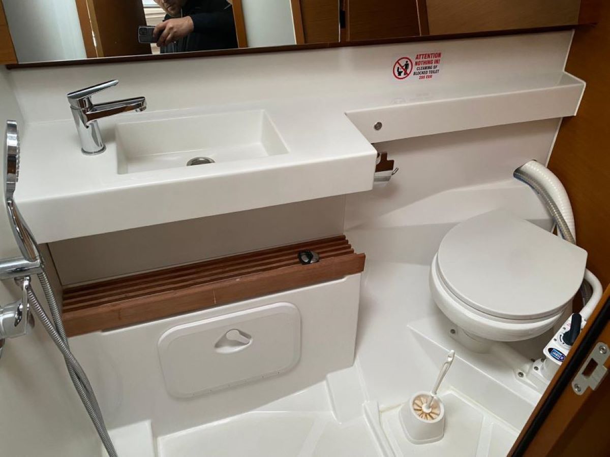 Sun Odyssey 440 - 4 cab. — photo 15