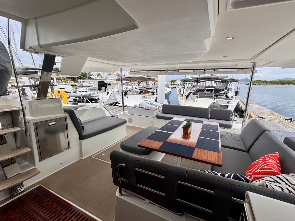 Fountaine Pajot Aura 51 — photo 17