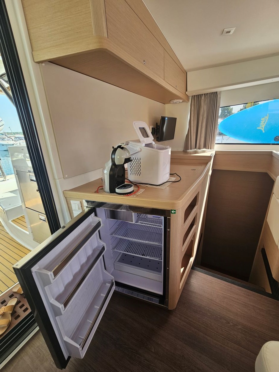 Lagoon 42 - 4 + 2 cab. — photo 6