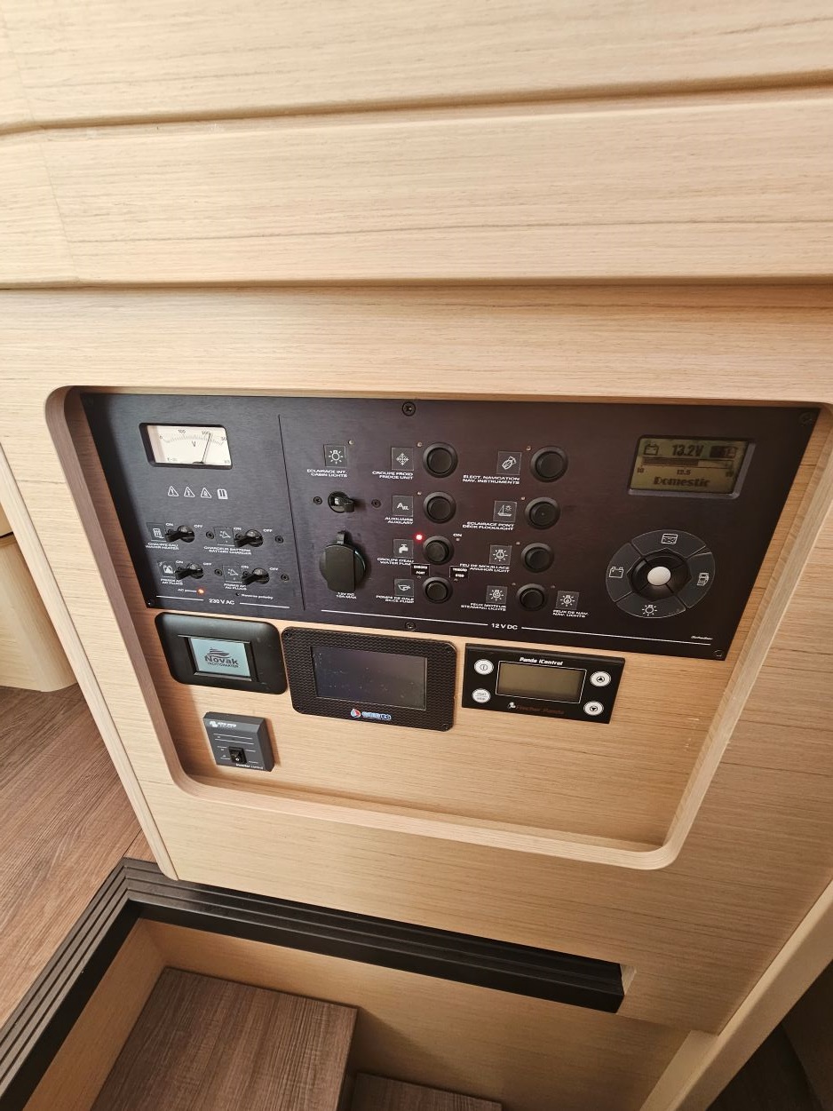 Lagoon 42 - 4 + 2 cab. — photo 8