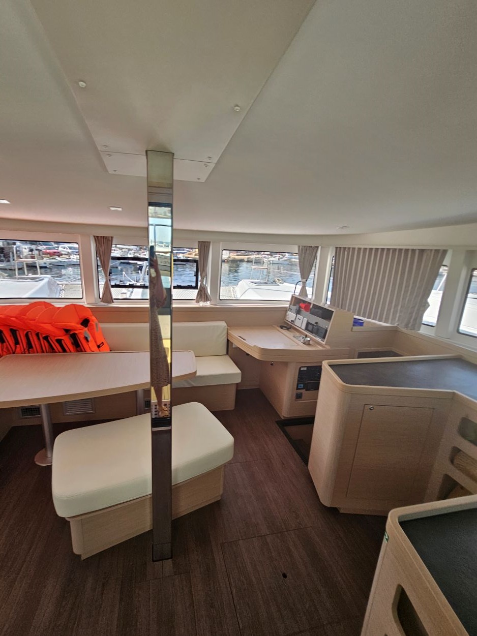Lagoon 42 - 4 + 2 cab. — photo 10