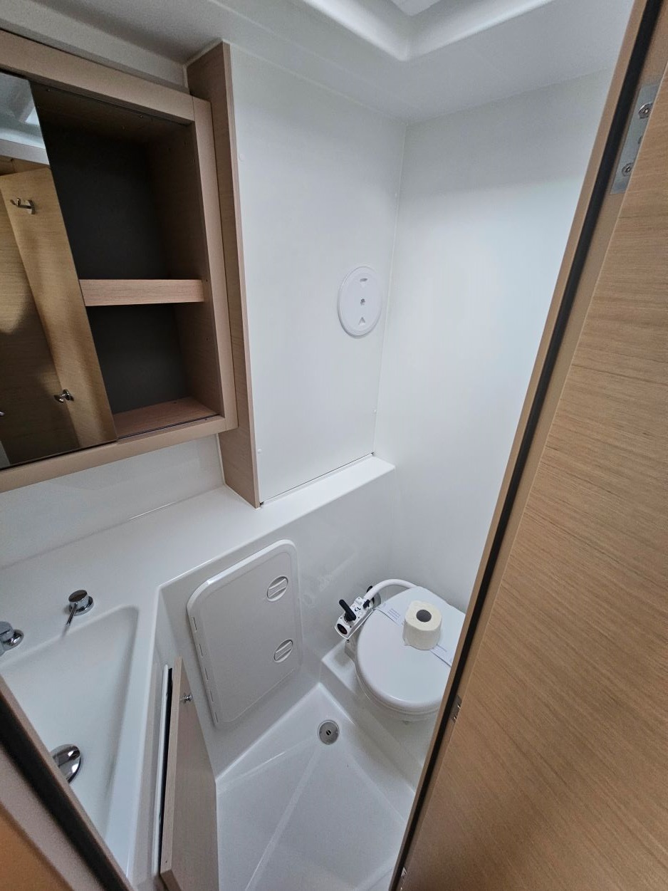 Lagoon 42 - 4 + 2 cab. — photo 17