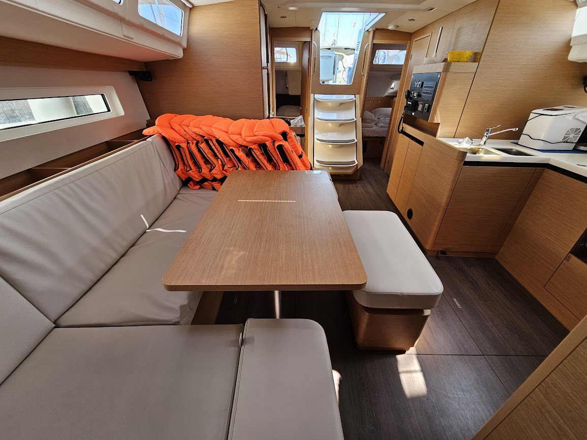 Sun Odyssey 490 - 5 + 1 cab. — photo 6