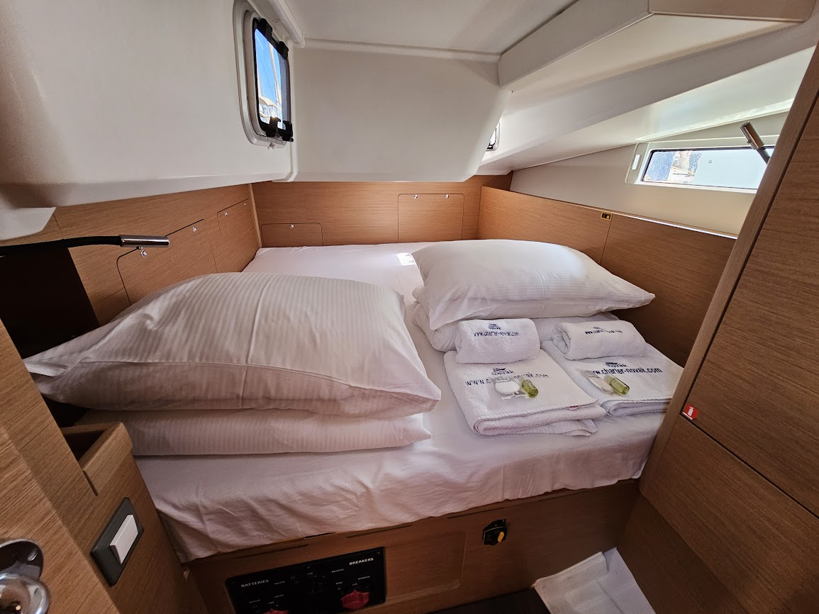 Sun Odyssey 490 - 5 + 1 cab. — photo 11