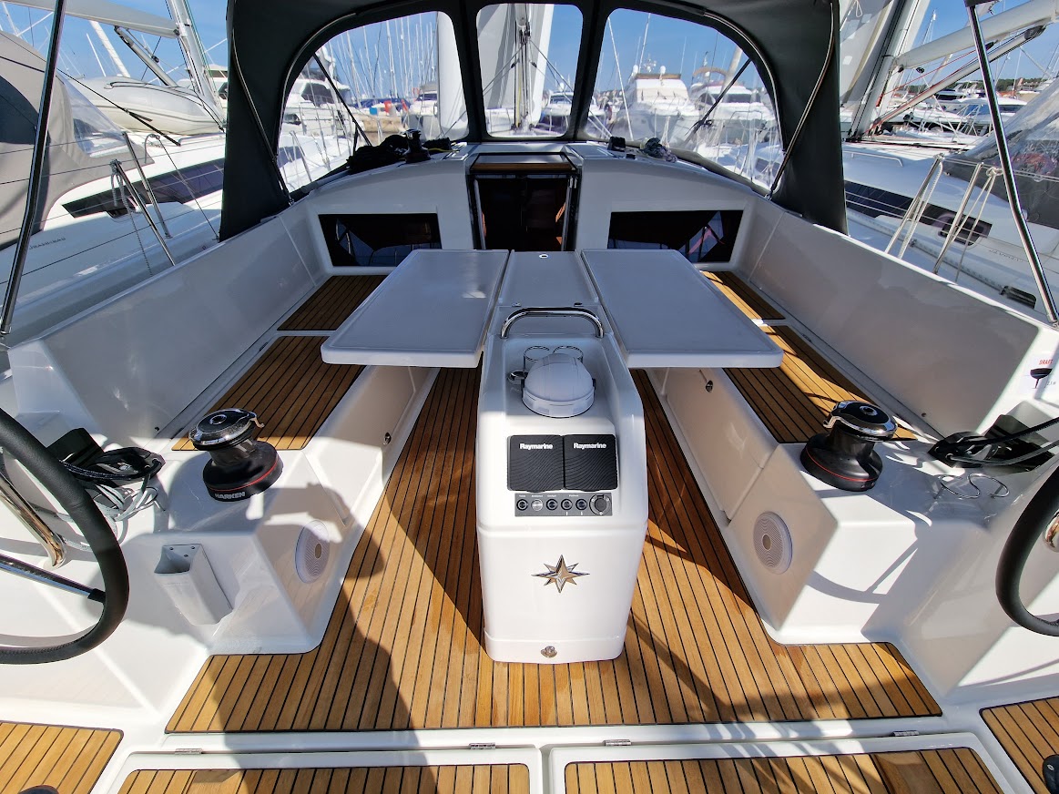 Sun Odyssey 440 - 4 cab. — photo 5