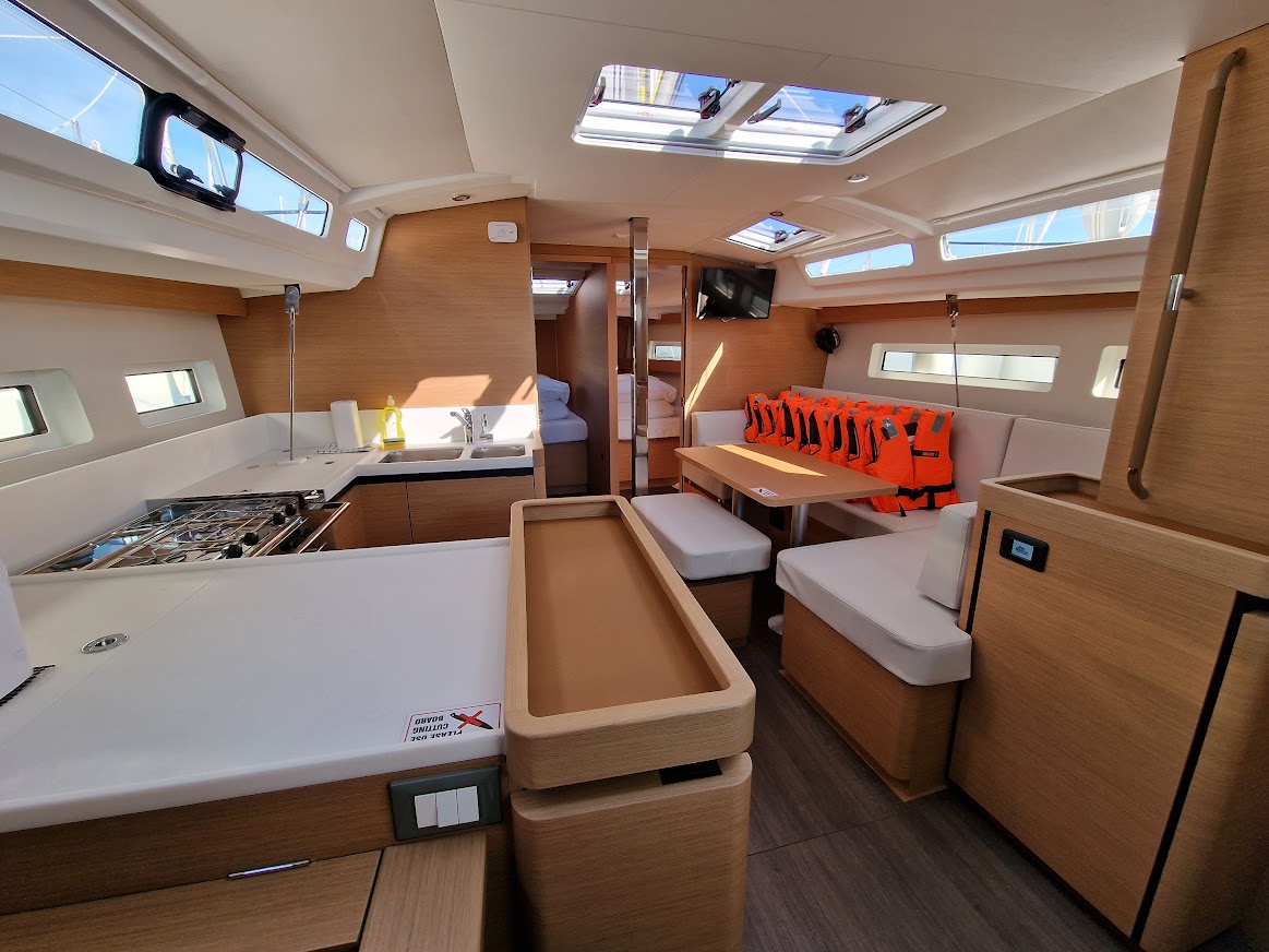 Sun Odyssey 440 - 4 cab. — photo 8