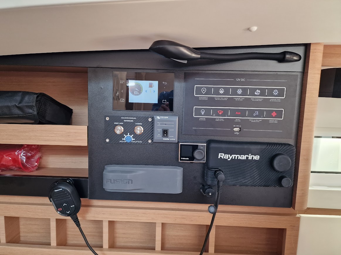 Sun Odyssey 440 - 4 cab. — photo 9