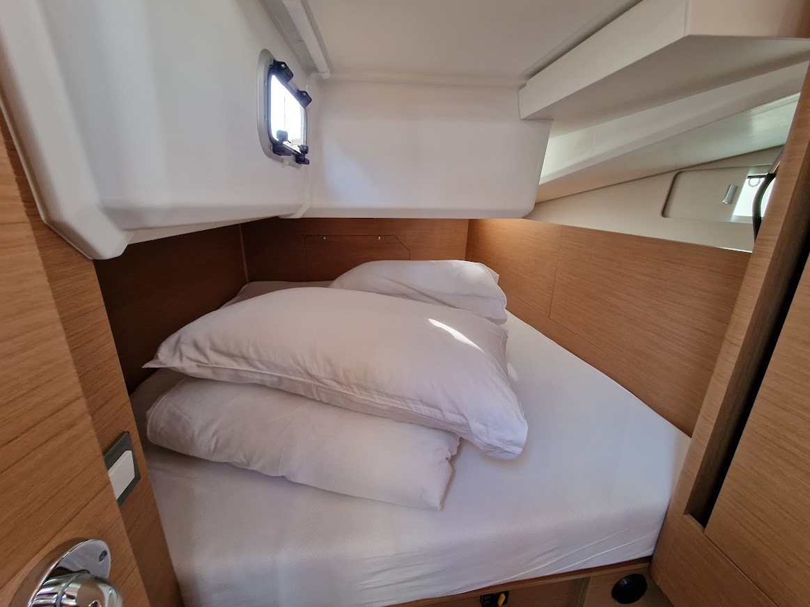 Sun Odyssey 440 - 4 cab. — photo 12