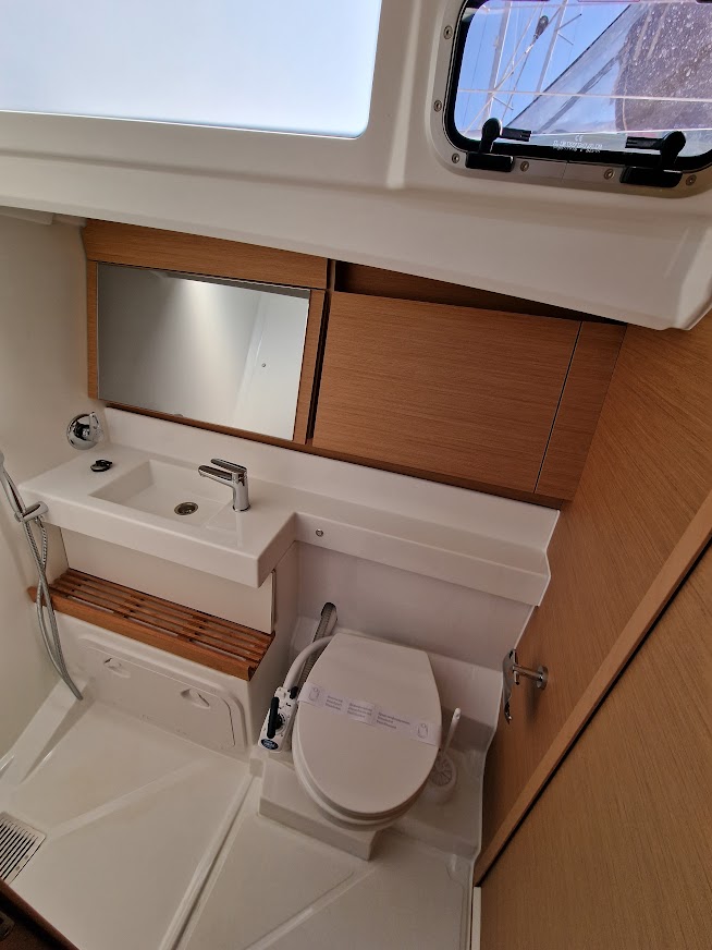 Sun Odyssey 440 - 4 cab. — photo 14
