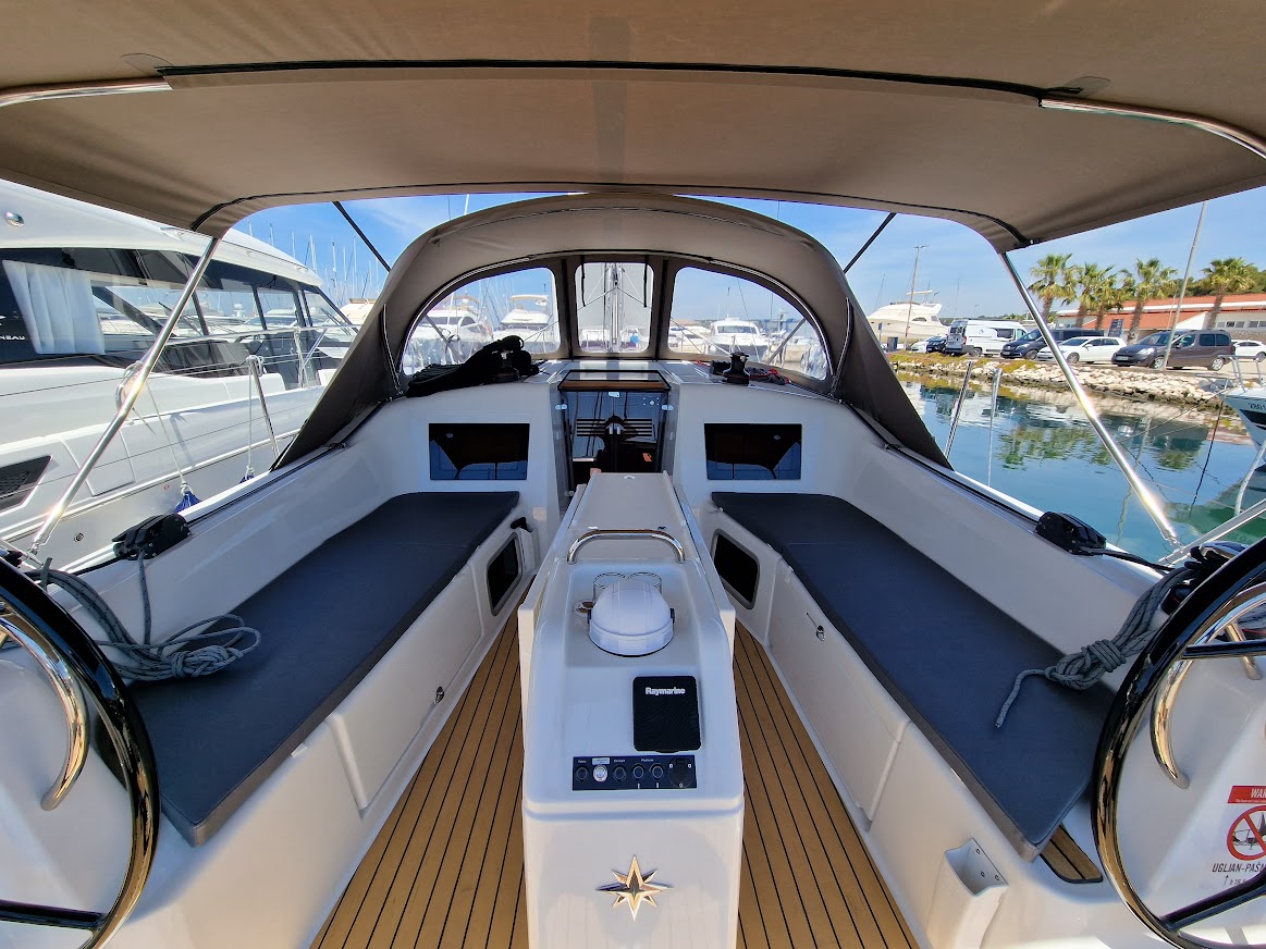 Sun Odyssey 410 - 3 cab. — photo 3