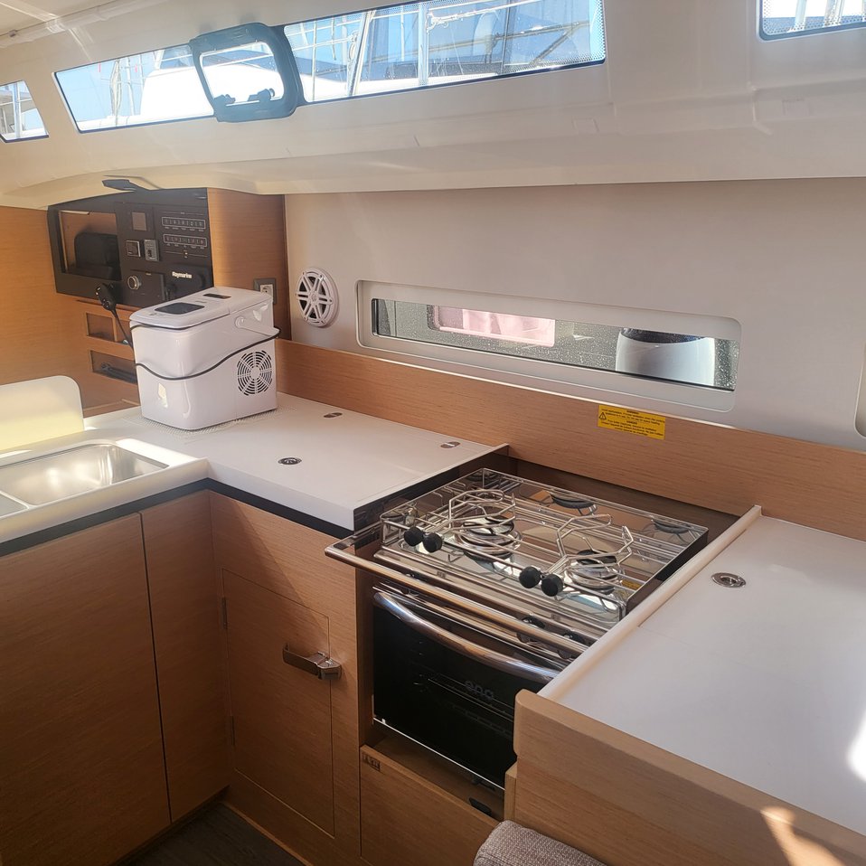 Sun Odyssey 410 - 3 cab. — photo 8