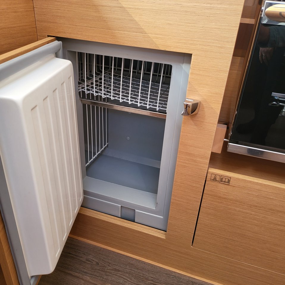 Sun Odyssey 410 - 3 cab. — photo 9