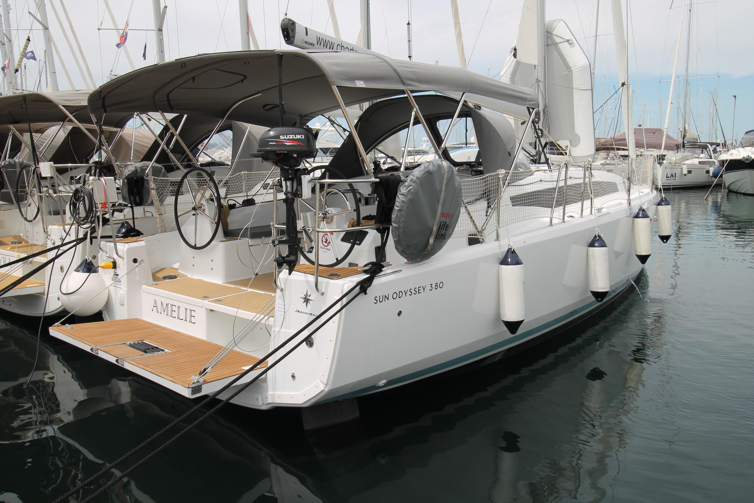 Sun Odyssey 380 - 3 cab. — photo 13