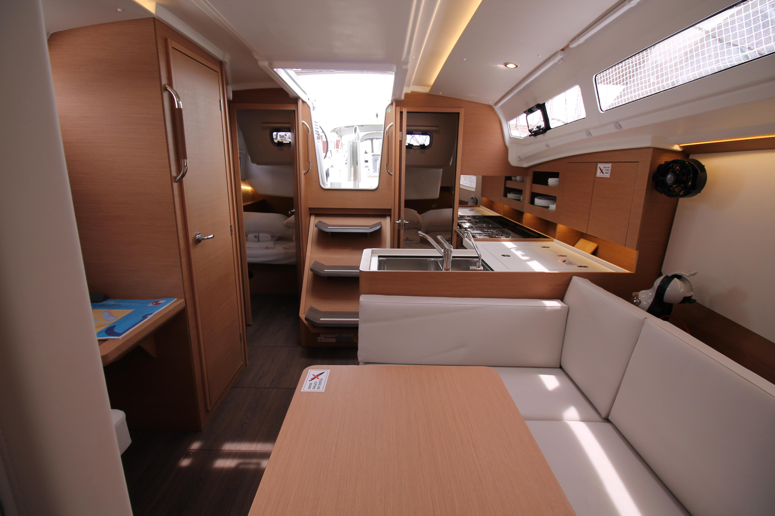 Sun Odyssey 380 - 3 cab. — photo 5