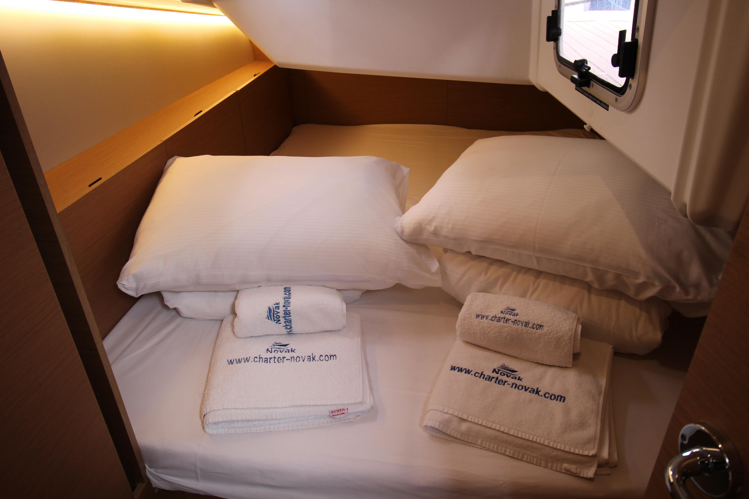 Sun Odyssey 380 - 3 cab. — photo 9