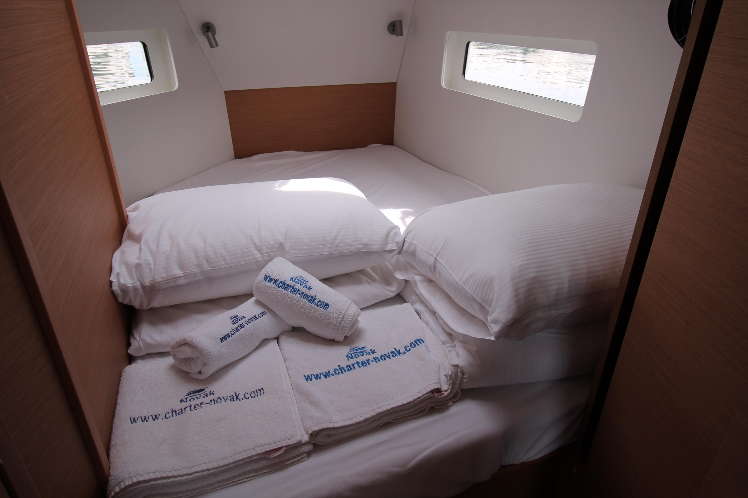 Sun Odyssey 380 - 3 cab. — photo 10