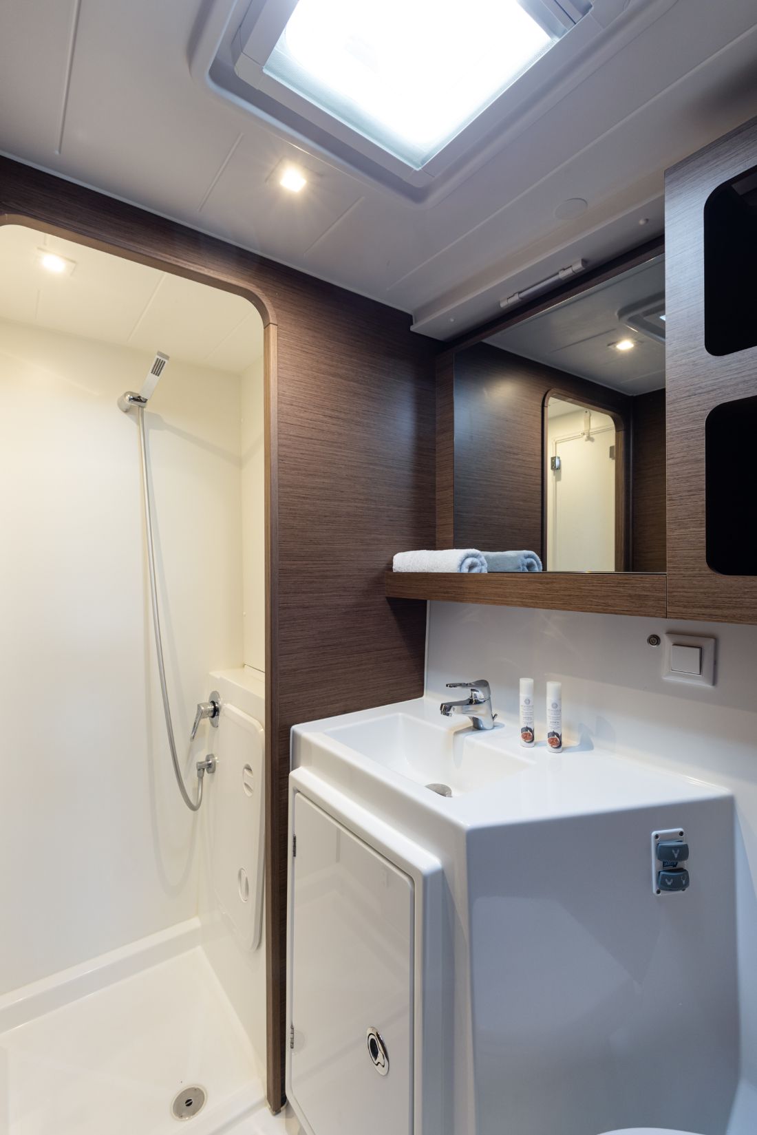 Lagoon 42 - 4 + 2 cab. — photo 17