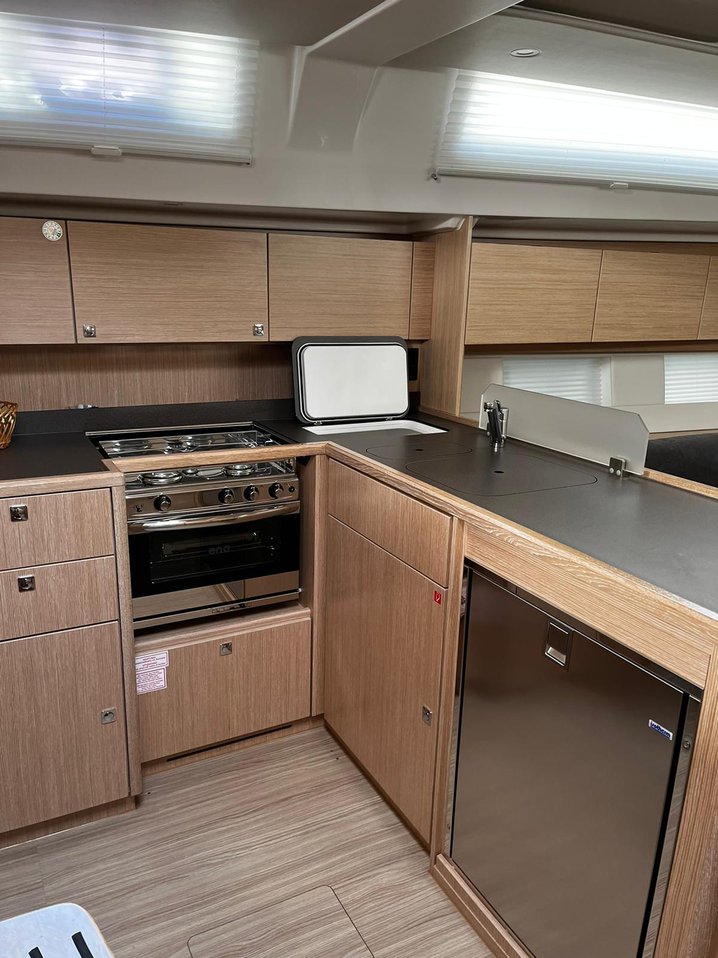 Bavaria C45 Style — photo 6