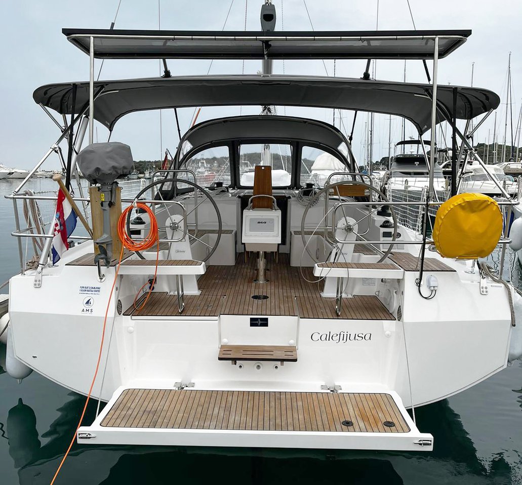 Bavaria C42 — photo 1