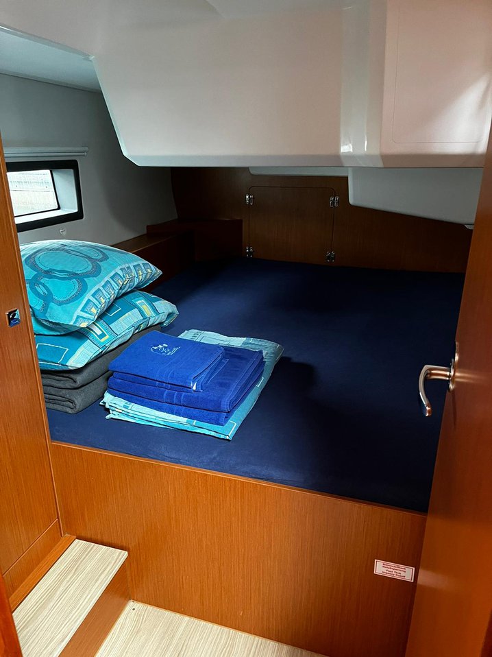 Bavaria C42 — photo 5