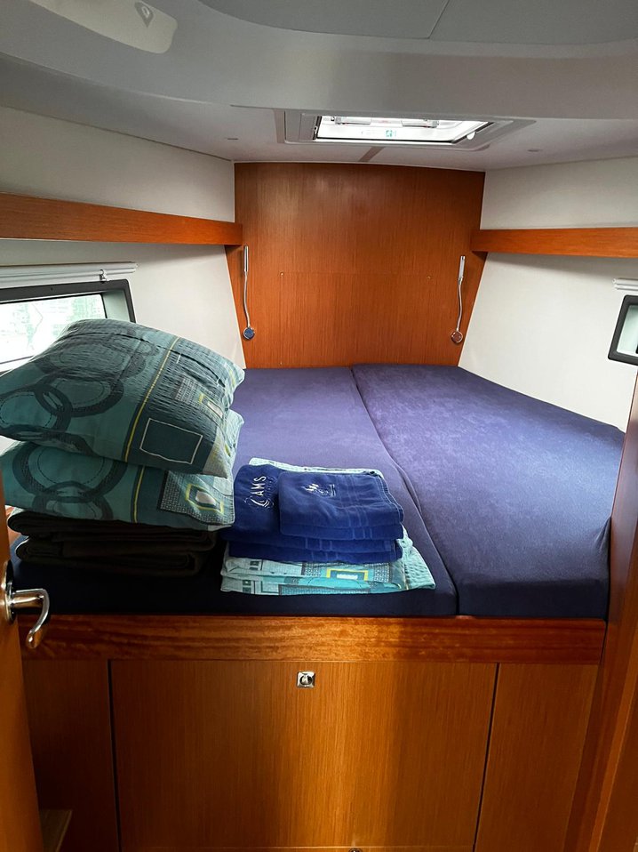 Bavaria C42 — photo 7