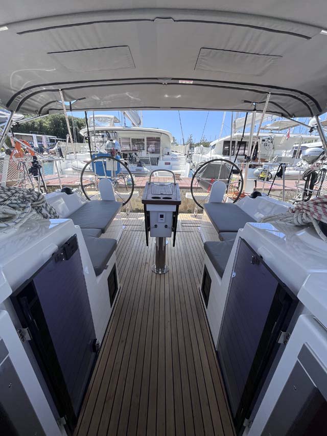 Bavaria C38 — photo 8