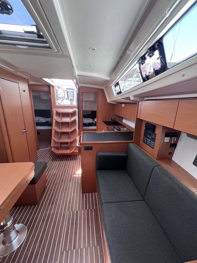 Bavaria C38 — photo 12