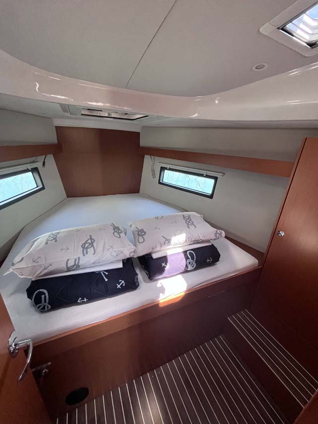Bavaria C38 — photo 13