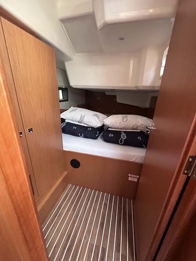Bavaria C38 — photo 14