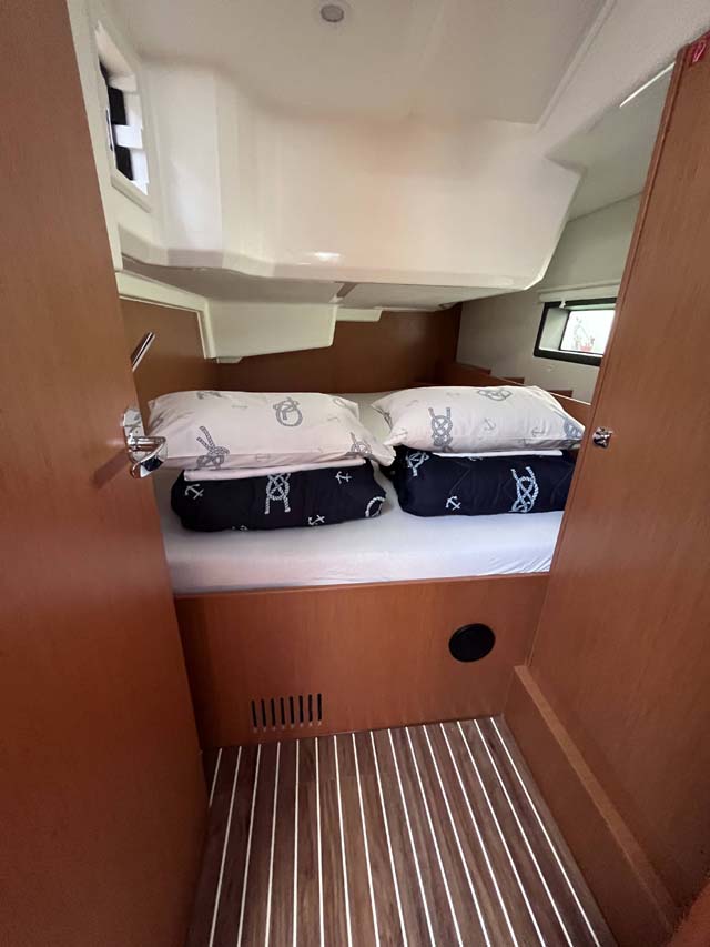 Bavaria C38 — photo 15