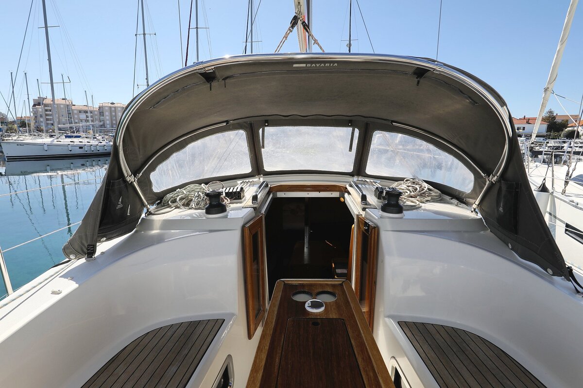 Bavaria Cruiser 34 — photo 7