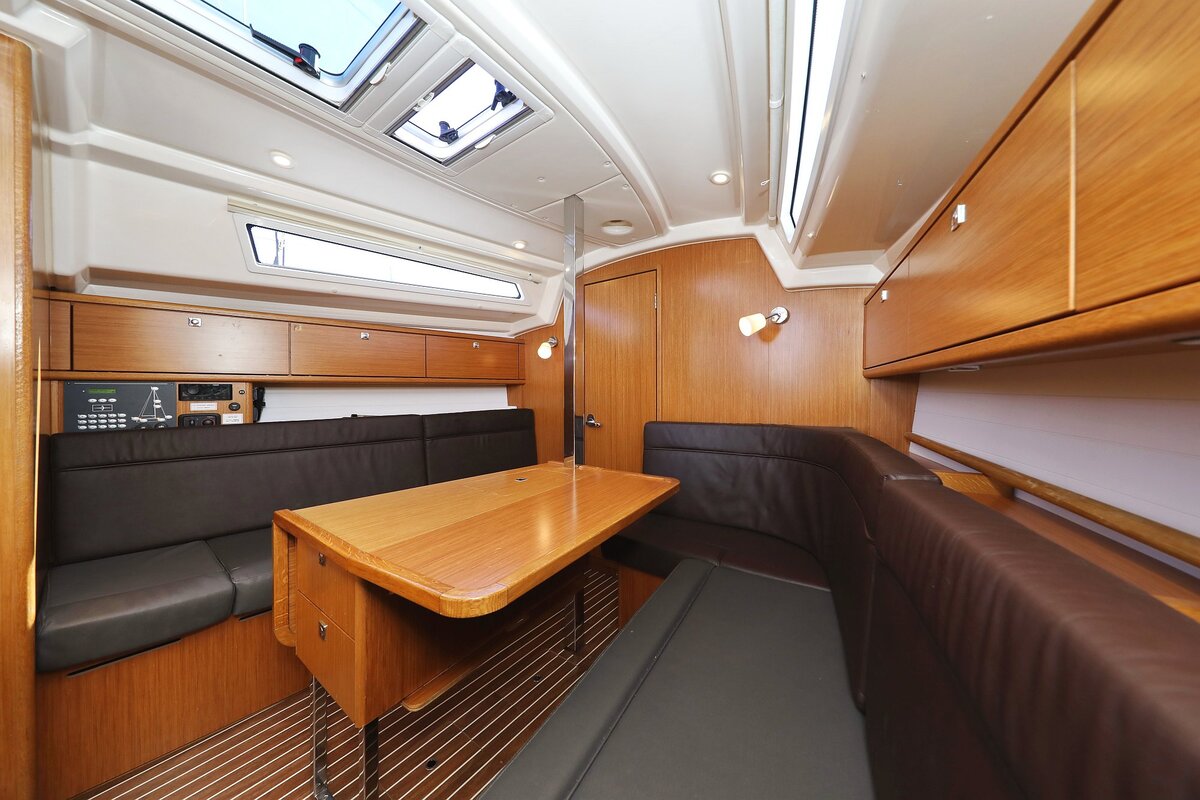 Bavaria Cruiser 34 — photo 14