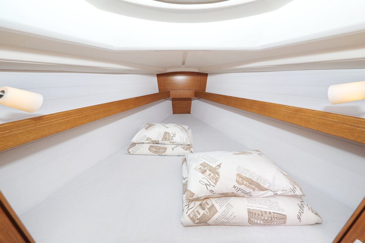 Bavaria Cruiser 34 — photo 19