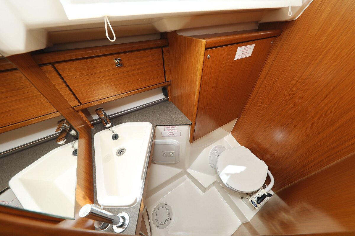 Bavaria Cruiser 34 — photo 20