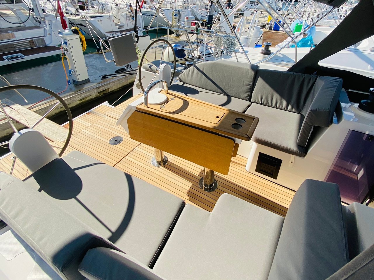 Bavaria C38 — photo 4