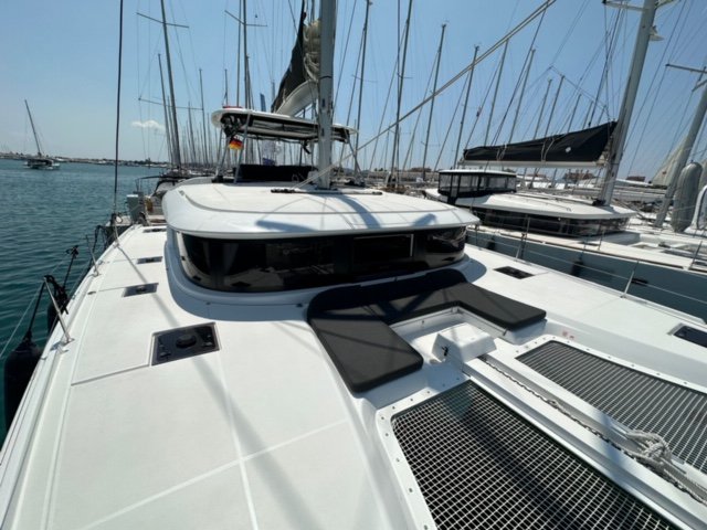 Lagoon 46 - 4 + 1 cab. — photo 6