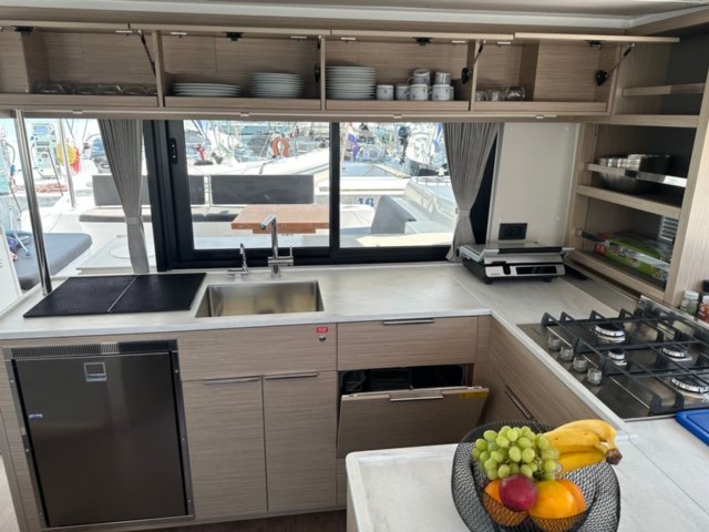 Lagoon 46 - 4 + 1 cab. — photo 17