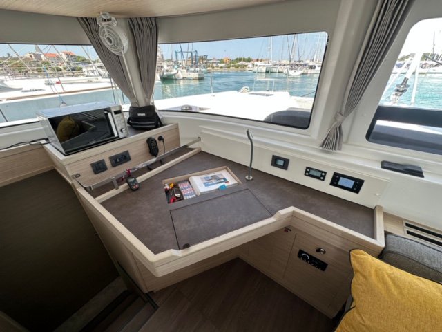 Lagoon 46 - 4 + 1 cab. — photo 19