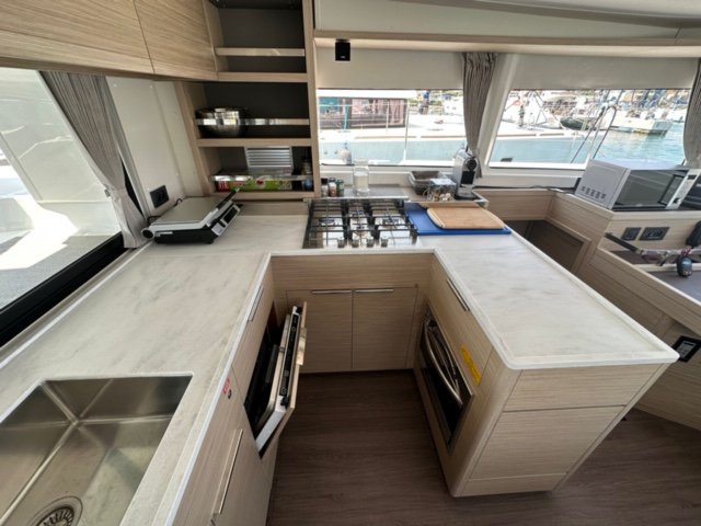 Lagoon 46 - 4 + 1 cab. — photo 20